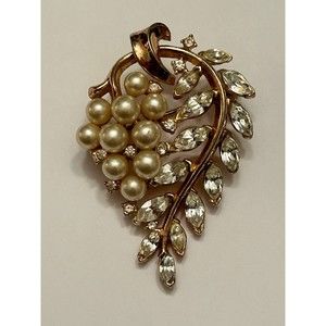 Rare Crown Trifari Pat Pend Alfred Phillipe Rhinestone Pearl Leaf Marquise Br…